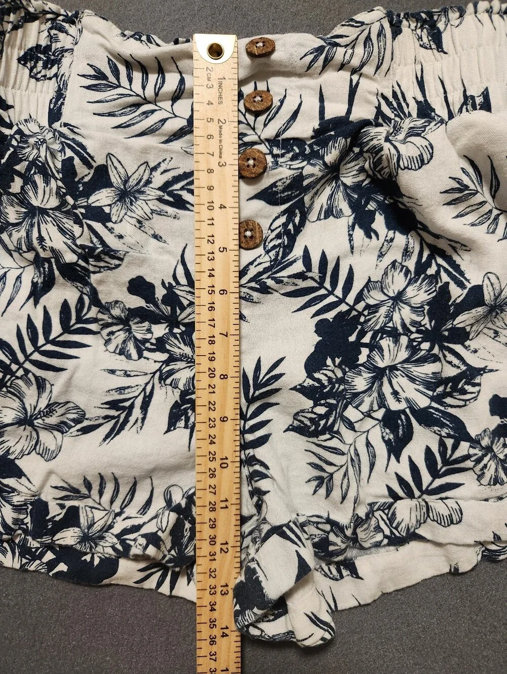 Jolt Shorts Women Size Large White & Blie Floral Linen Blend Pockets